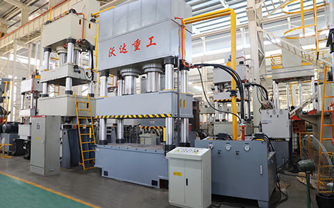 800吨四柱液压机：满足重型加工需求