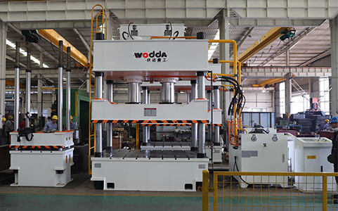 复合材料成型液压机简述