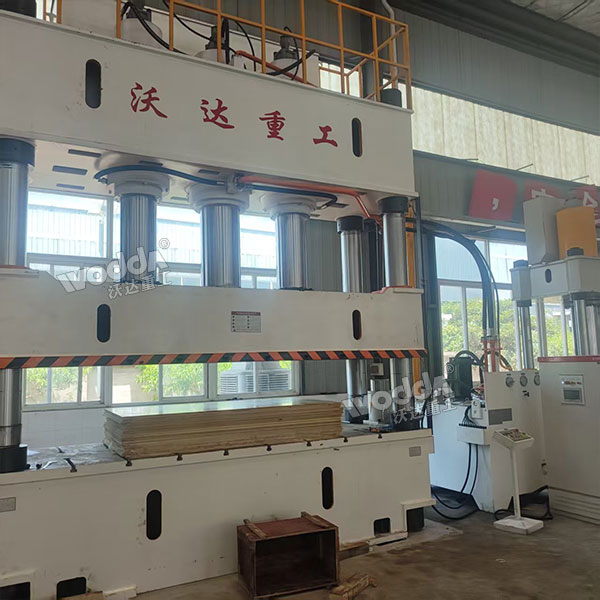 800吨四柱压力机 800吨四柱压力机