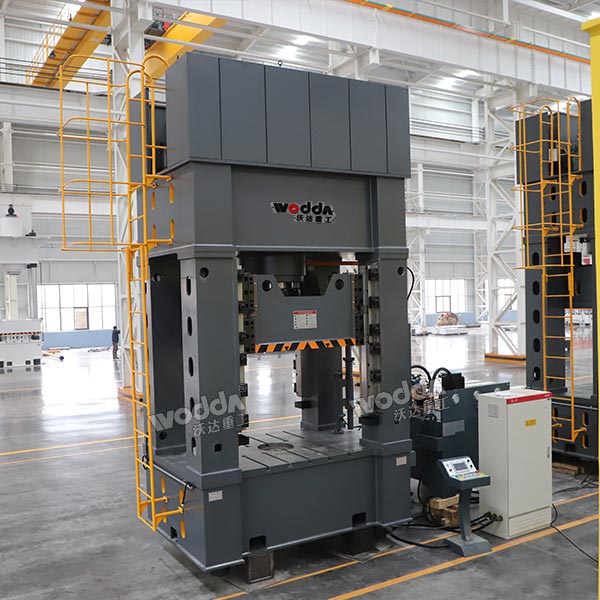 630吨框架式压力机