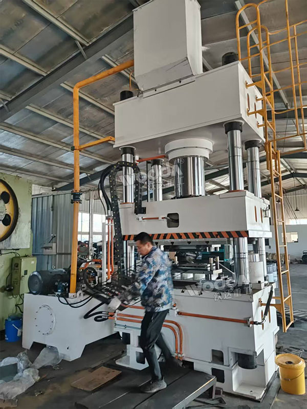 500吨四柱压力机安装调试