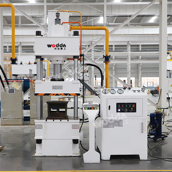 100吨四柱液压机