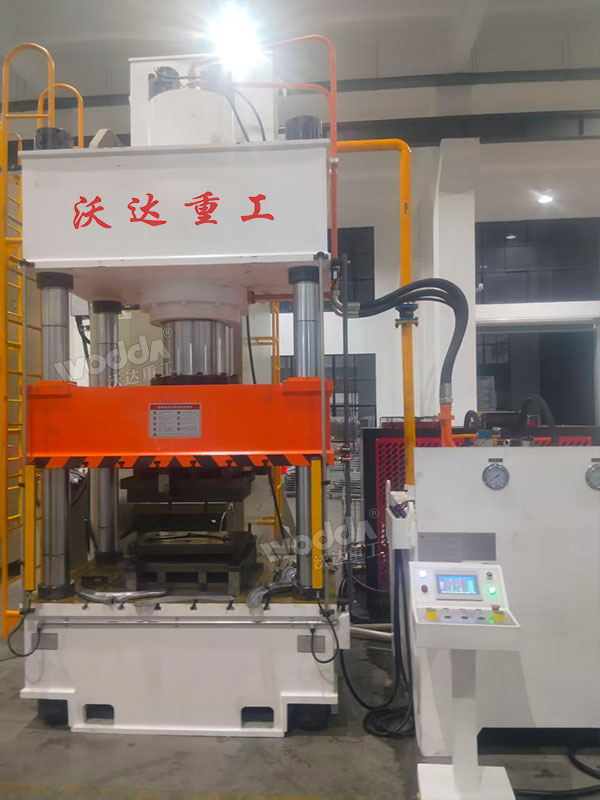 400吨四柱压力机