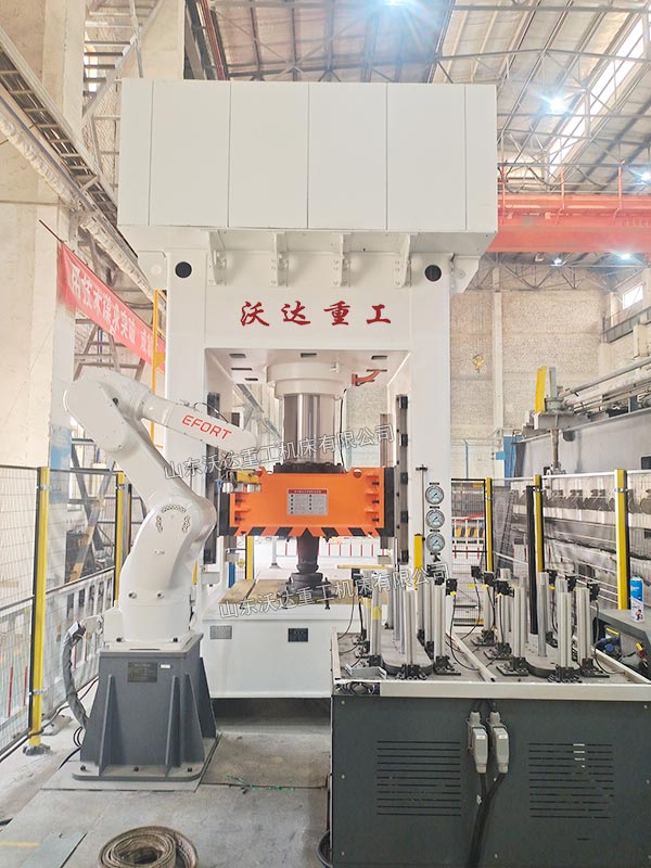 400吨金属漏勺冲压成型机现场