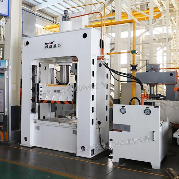 150吨框架式压力机