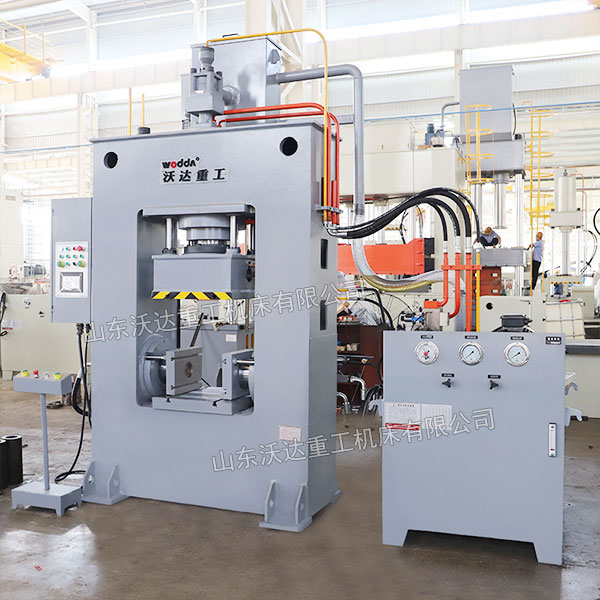 160吨龙门油压机