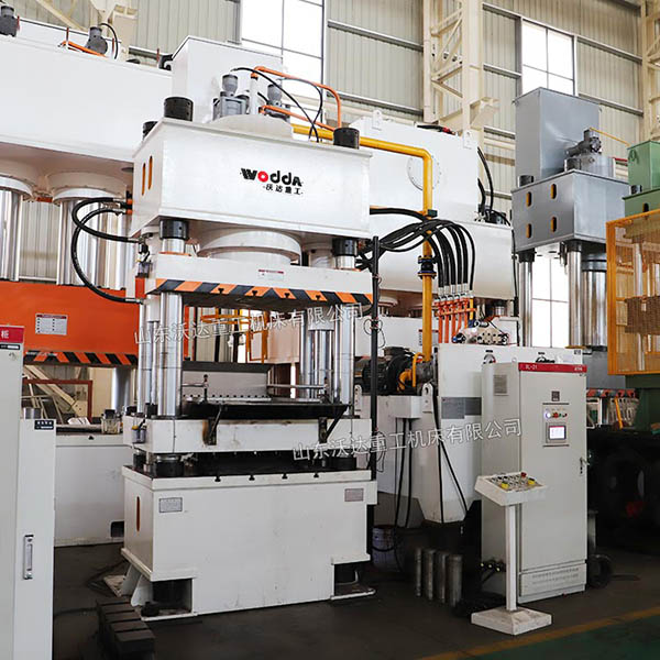 500吨四梁四柱压力机