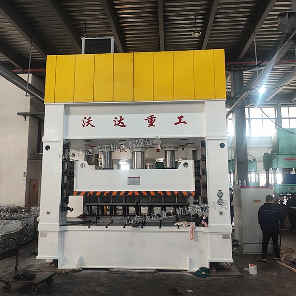 630吨框架式压力机