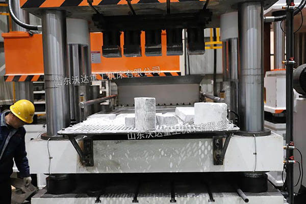 一模出多块陶瓷粉末块