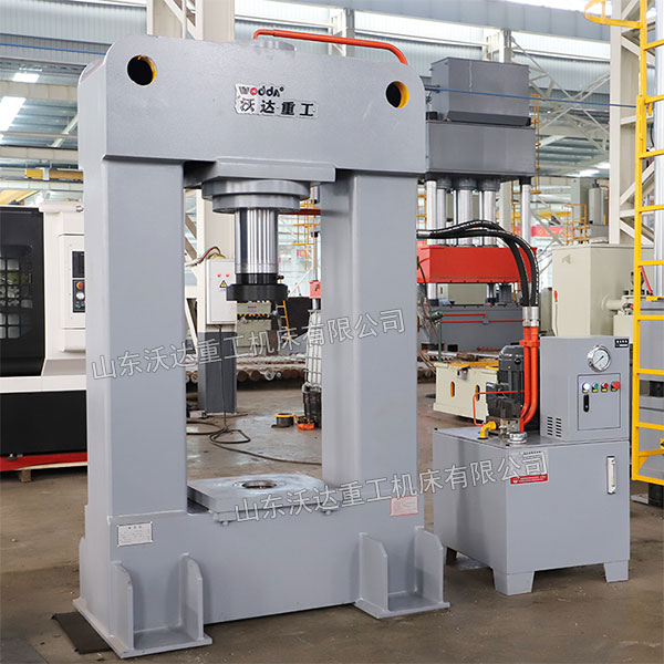 200吨龙门压力机