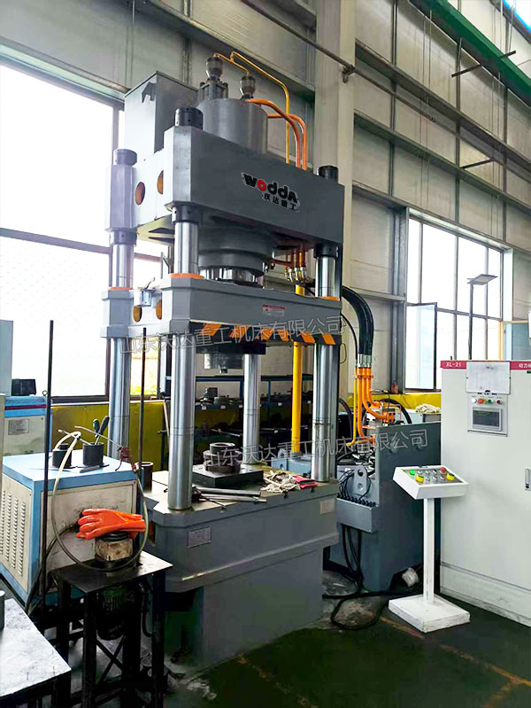 315吨热锻液压机