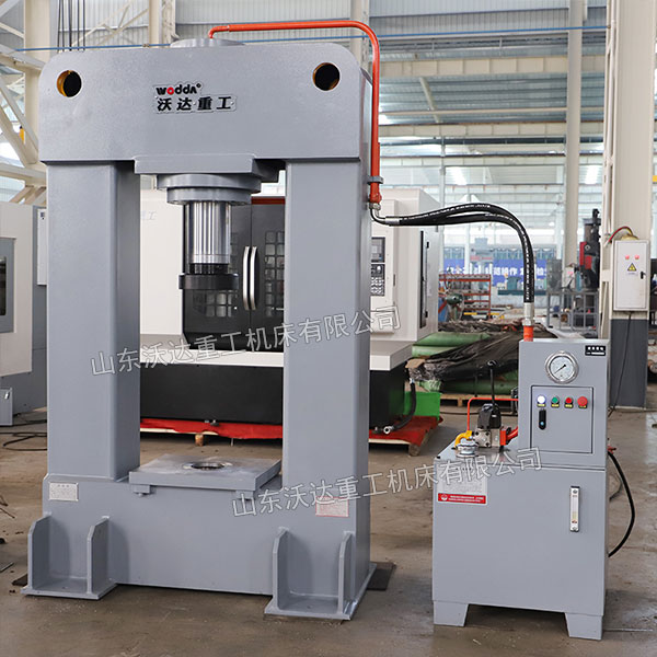 200吨龙门油压机