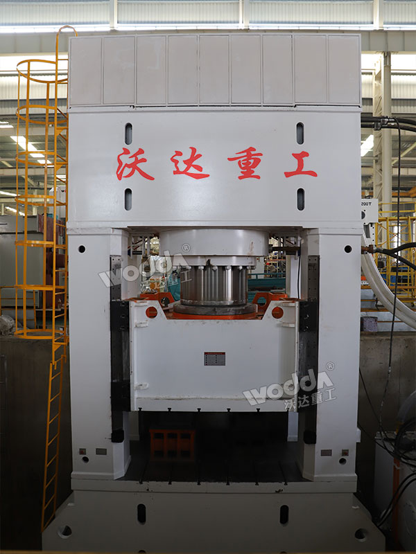 2500吨框架式压力机(锻造液压机) 2500吨框架式压力机(锻造液压机)