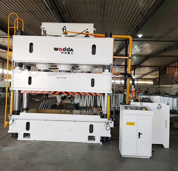 500吨制冷机冷凝管校平液压机现场 500吨制冷机冷凝管校平液压机现场