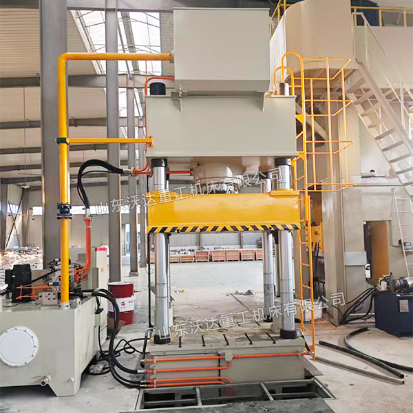 500吨四柱液压机安装完成