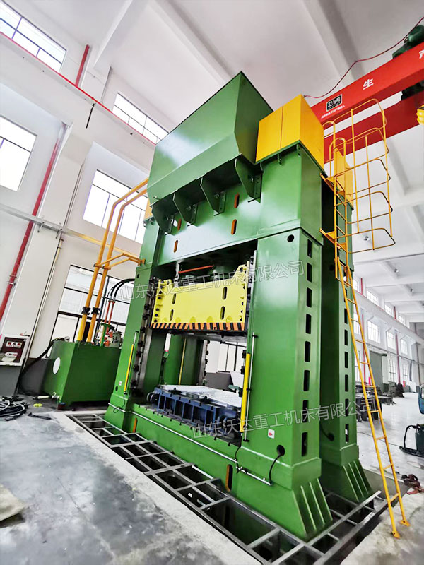 汽车电池液冷板液压机试机