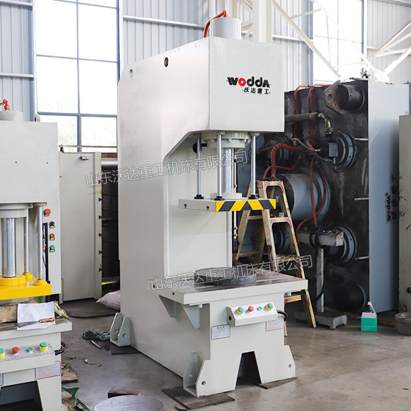 50吨单柱液压机 50吨单柱液压机