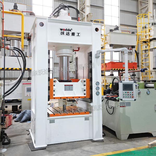 315吨框架式压力机