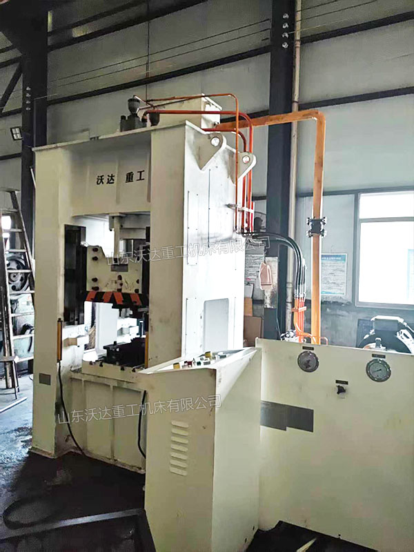 315吨闭式液压冲床
