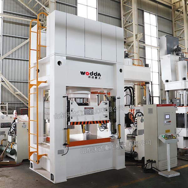 400吨框架式液压机