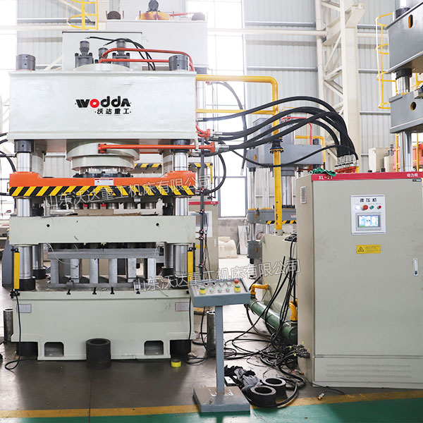 630吨粉末成型液压机车间试机