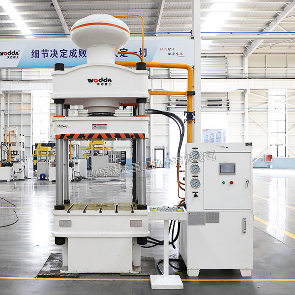 200吨四柱液压机