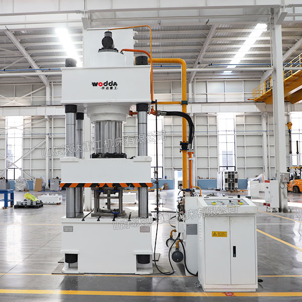 500吨四柱液压机