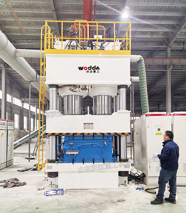 1600吨塑料托盘液压机现场 1600吨塑料托盘液压机现场