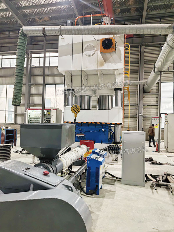 塑料托盘生产线现场 塑料托盘生产线现场