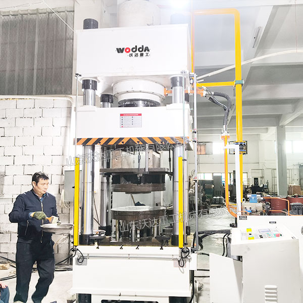 315吨铝锅拉伸液压机