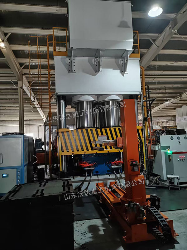 3000吨塑料托盘液压机带机械臂 3000吨塑料托盘液压机带机械臂