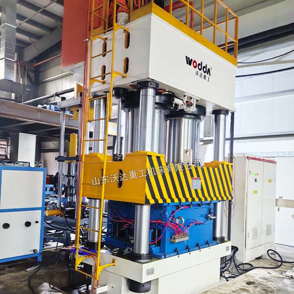 1600吨四柱液压机 1600吨四柱液压机