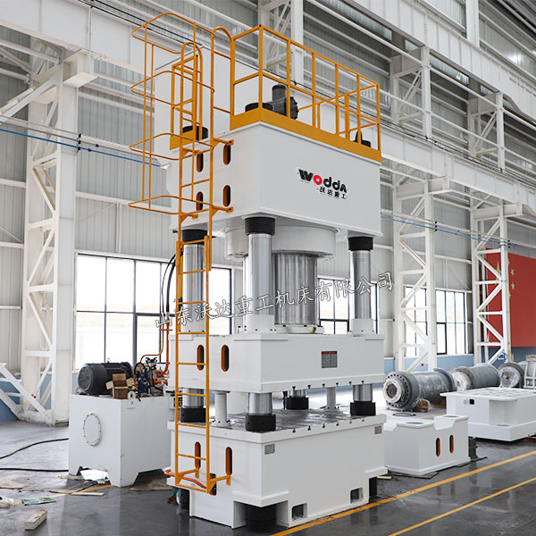 1600吨三梁四柱液压机