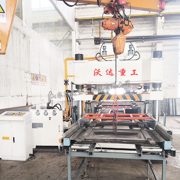 400吨火车门板整形液压机