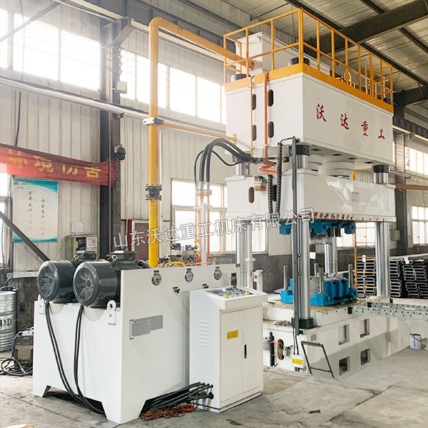 1250吨四柱液压机安装完成