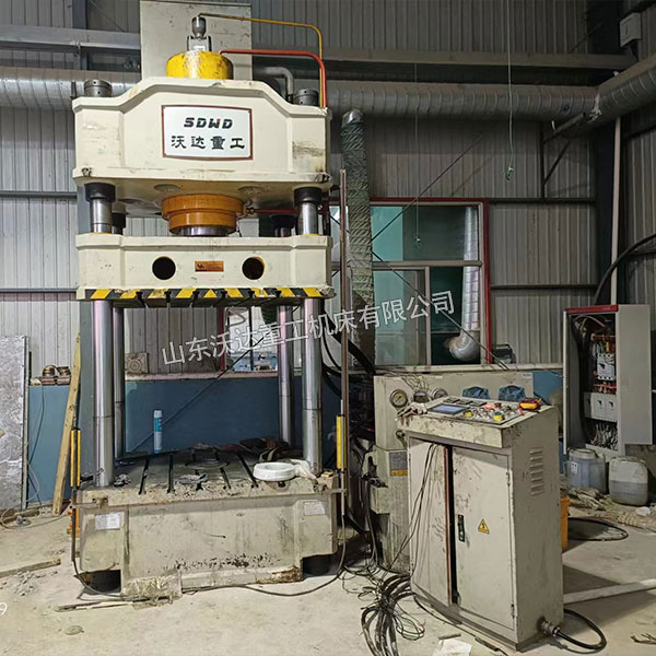 315吨四柱液压机