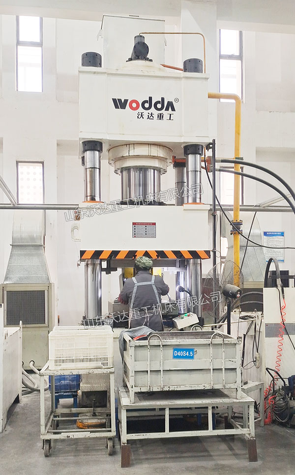 630吨铝制汽车电机壳冷挤压液压机