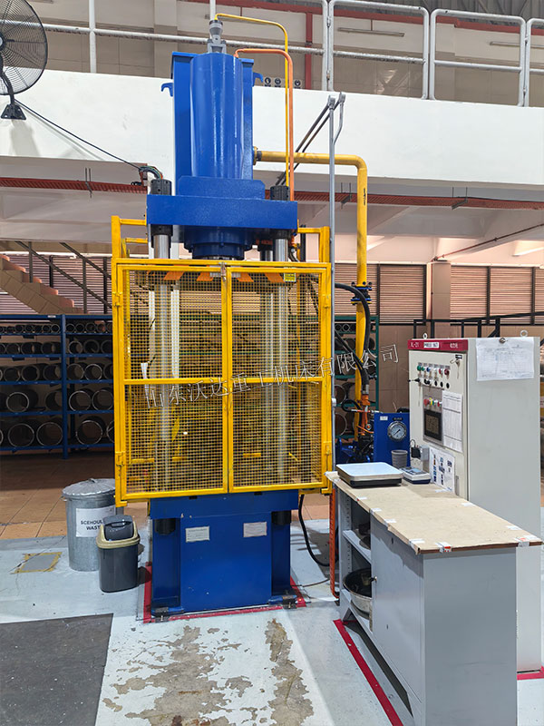 160吨石墨粉末成型液压机