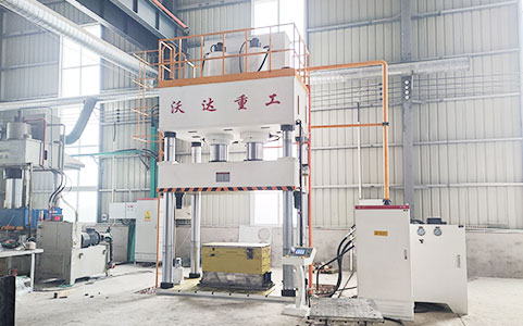 630吨复合材料成型液压机交付武汉客户完成安装调试