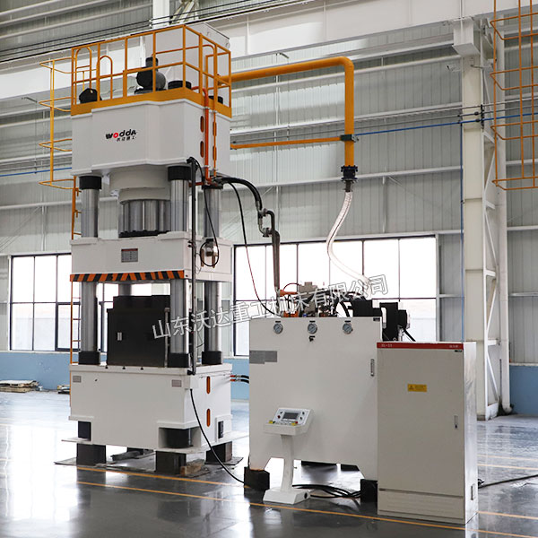 1250吨三梁四柱液压机