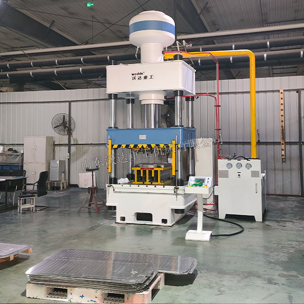 315吨四柱液压机现场