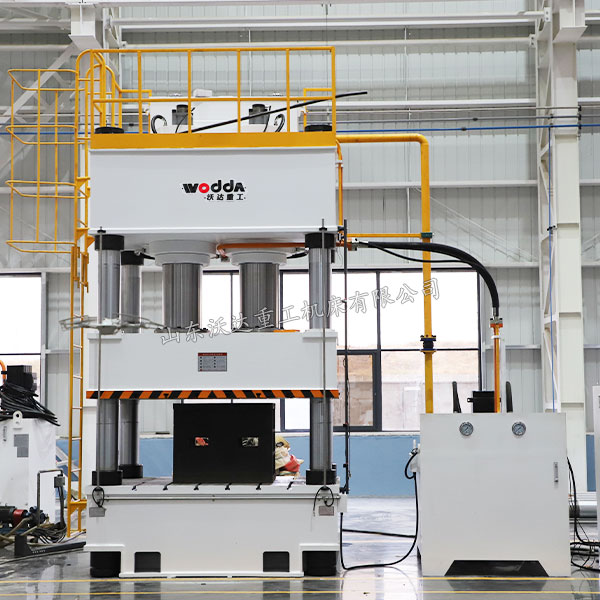 800吨四柱液压机