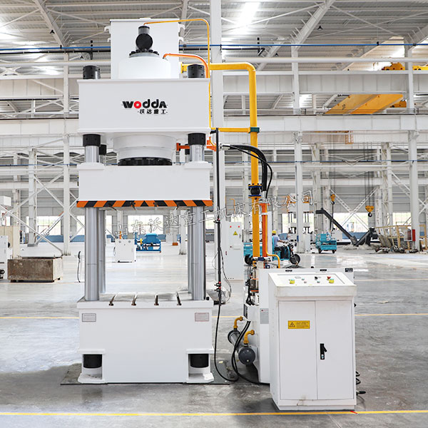 500吨四柱液压机