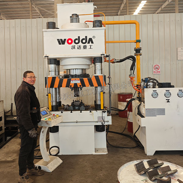 500吨金属成型液压机