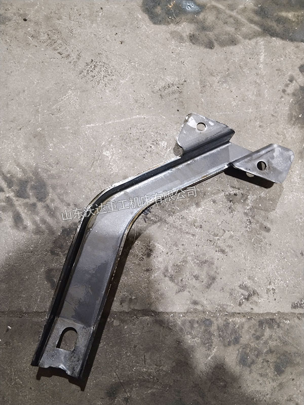 汽车油箱支架冲压成型