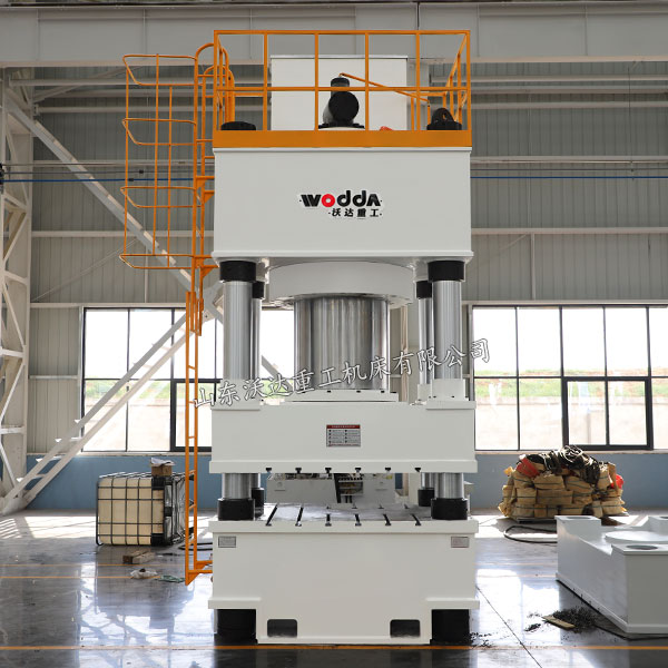 1600吨四柱液压机