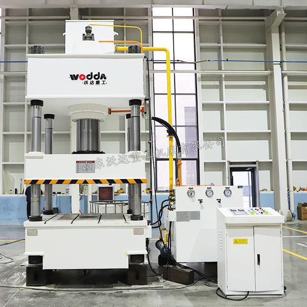 400吨四柱液压机