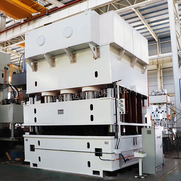6000吨陶瓷粉末成型液压机