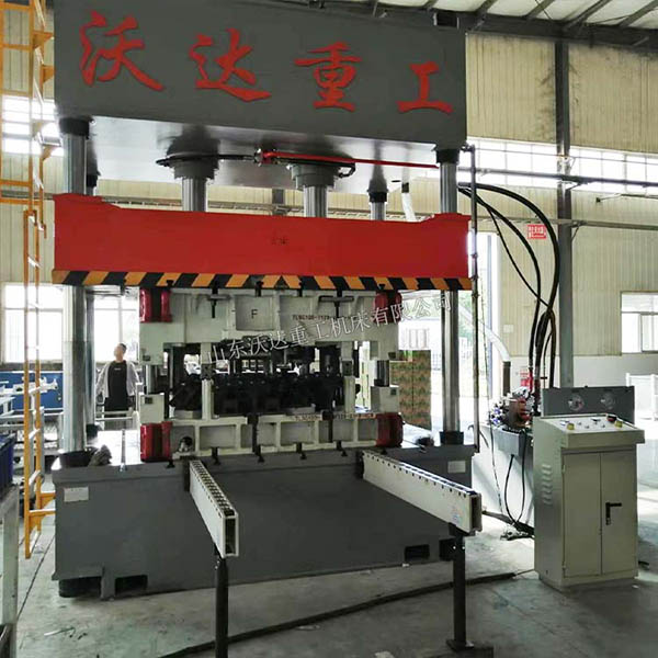 200吨汽车门板成型液压机