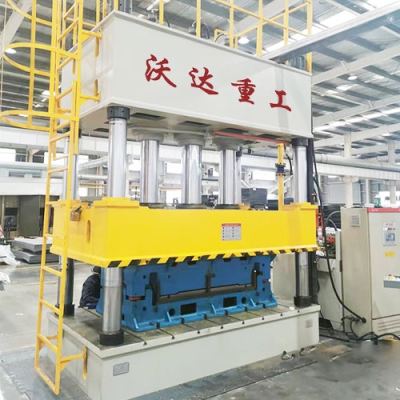 400吨汽车后平台盖板成型液压机